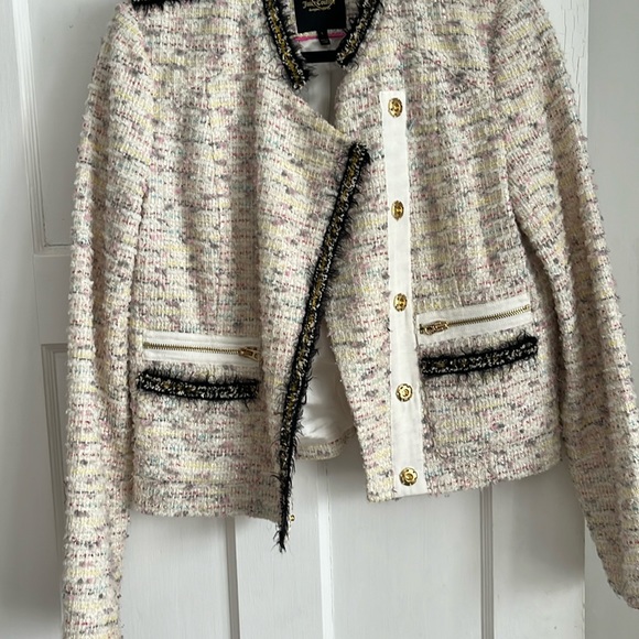 Blazer - Picture 1 of 6